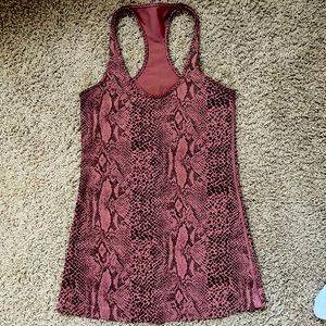 Lululemon tank top burgundy snake skin print, size 6